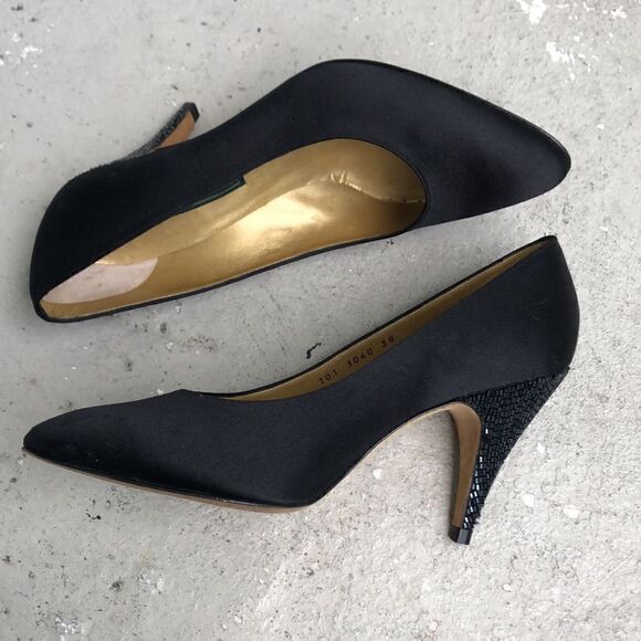 Satin and beaded Gucci’s - Picture 2 of 9